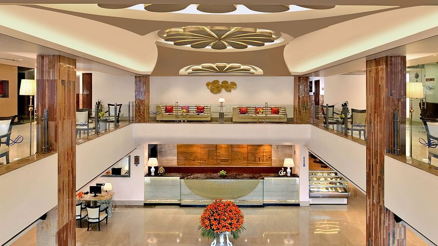 Lounge 1 Taurus Sarovar Portico IGI Delhi