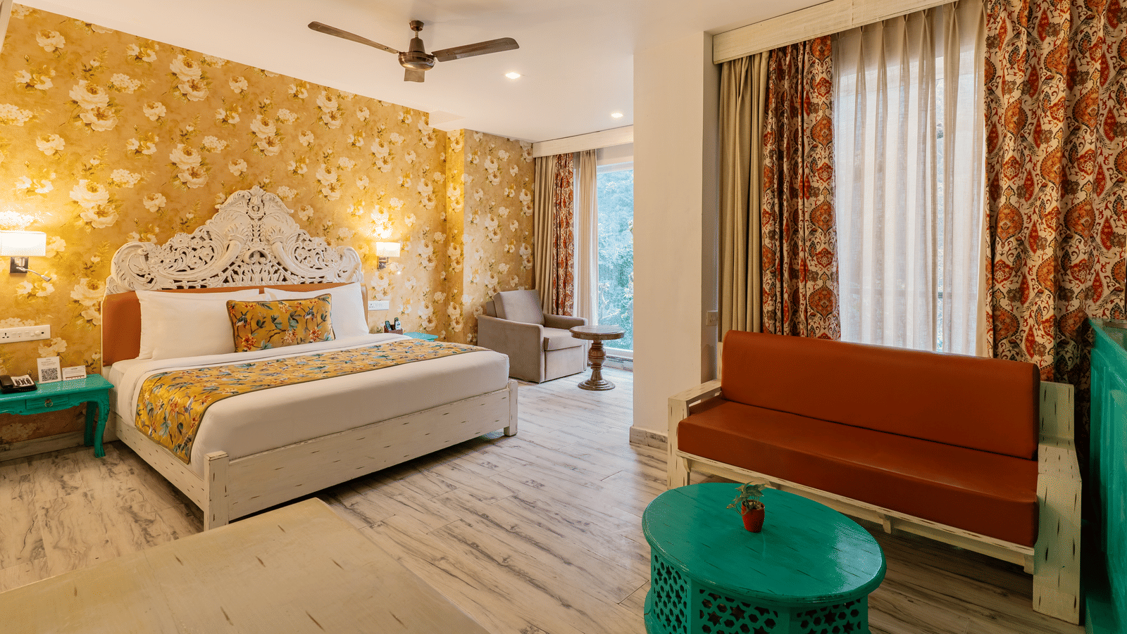 2 Bedroom Suite with Private Balcony & Ganges View3