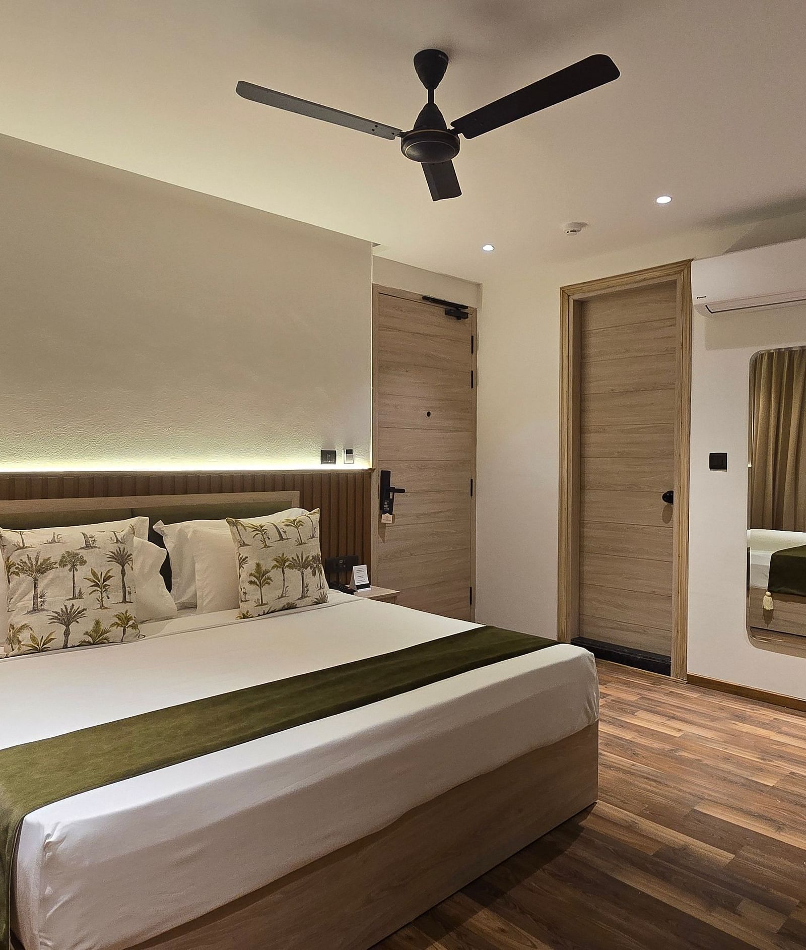 executive prive room of manor house dehradun 