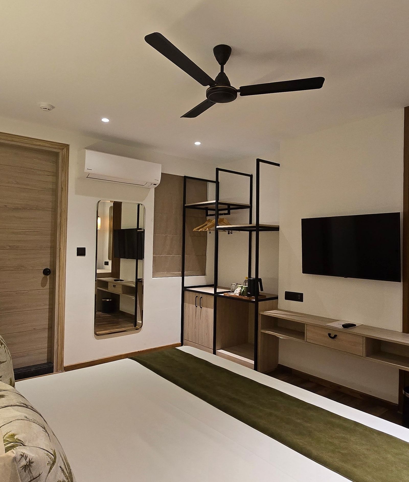 executive prive room in dehradun 