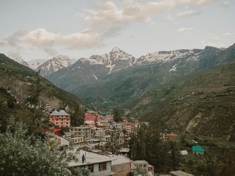 a valley between the mountains