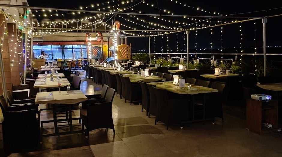 THE ROOF RESTAURANT