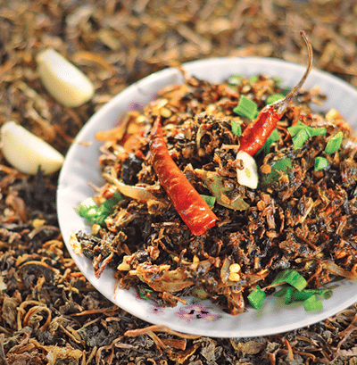 An image of Gundruk placed in a bowl after garnish.