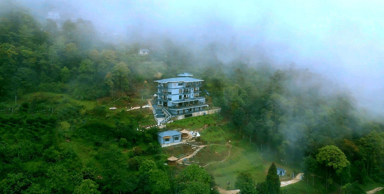Summit Enigma, Lamahatta