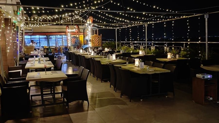 THE ROOF RESTAURANT
