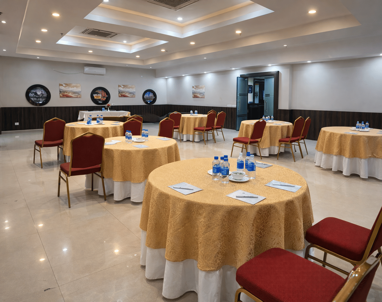 BANQUET HALL