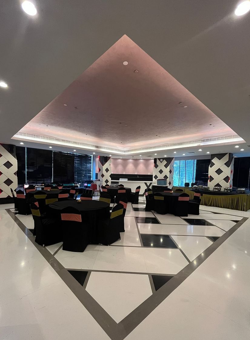 Dining table empresa mumbai