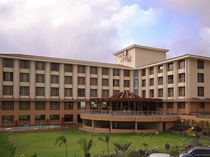 Exterior View 4