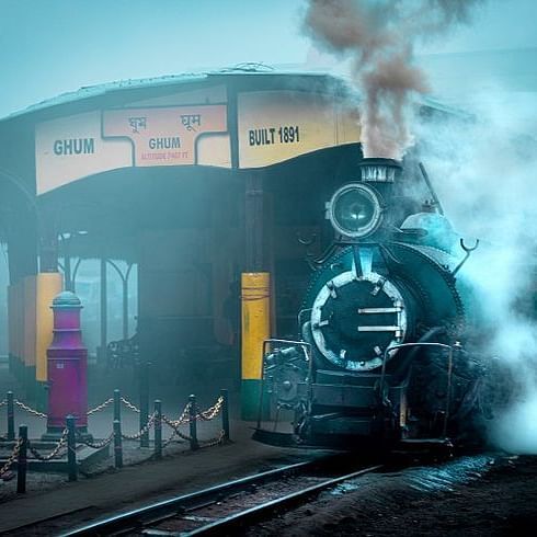 top travel destinations India - Darjeeling Himalayan Railway