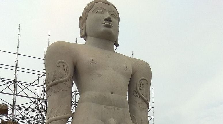 image of a stone monolithic statue of bhagwan bahubali at sharvanabelagola