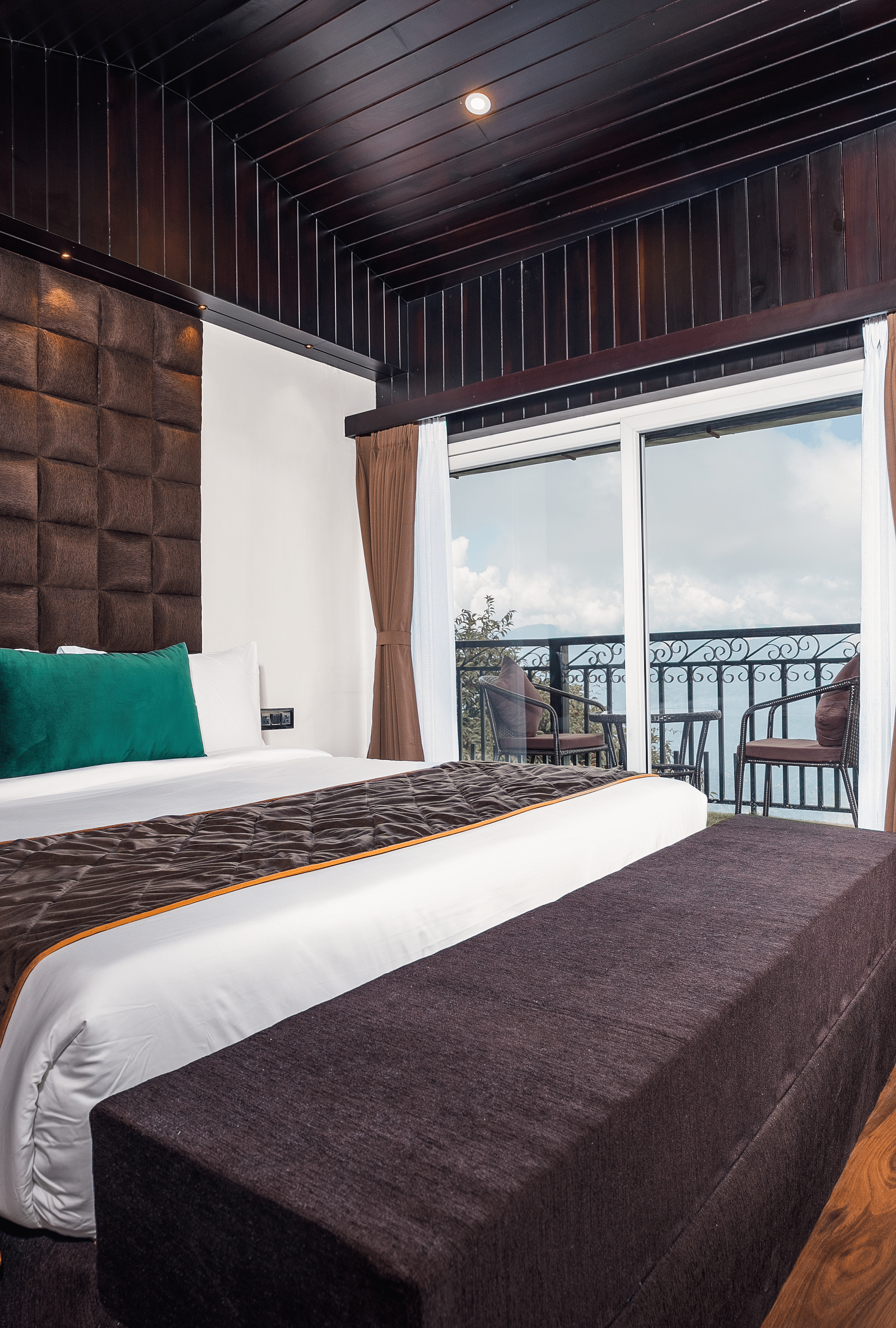 room west 7