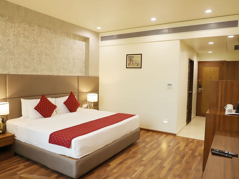 EXECUTIVE ROOM 2