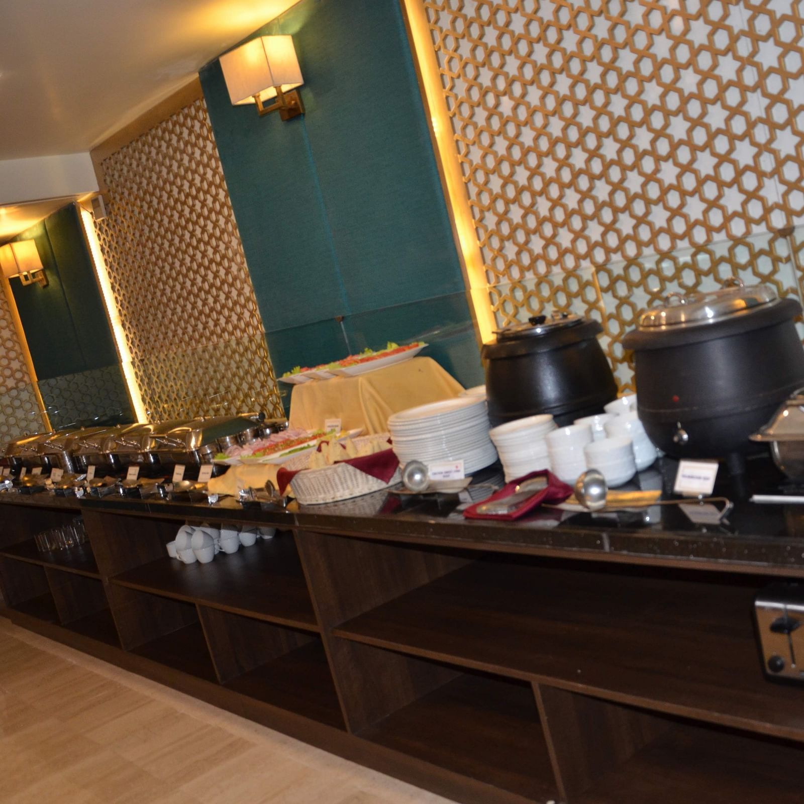 dining at the comfort inn sapphire, jaipur