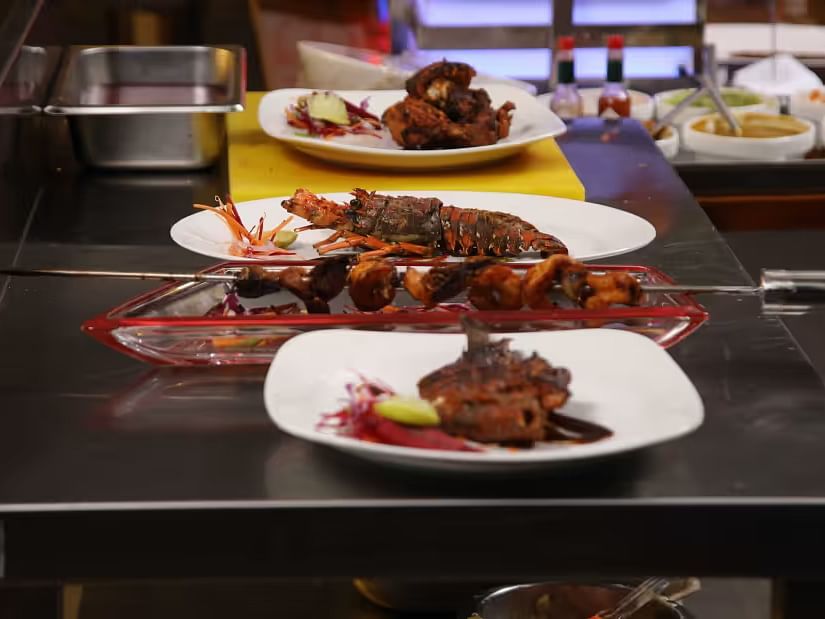 Places to eat in Trivandrum  Misty Moon Restaurant  Hotel Karthika Park