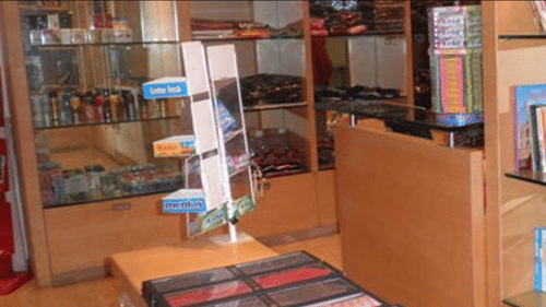 Book Shop of The Retreat Hotel and Convention Centre Madh Island