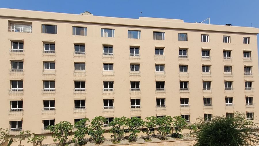 Facade 1