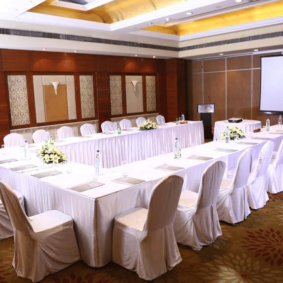 Platinum U-Shape Seating