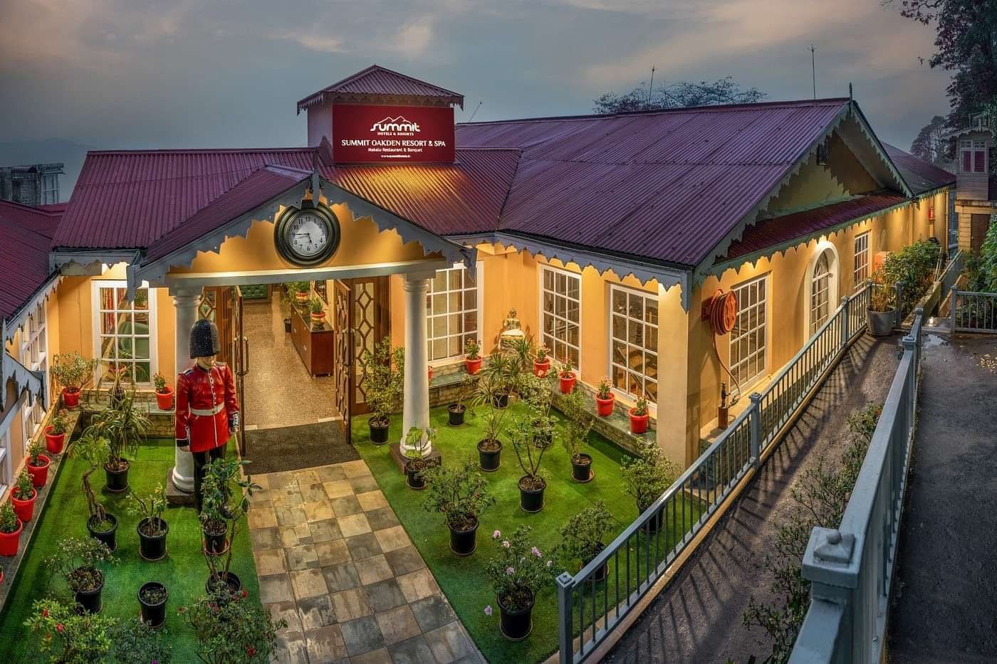 An exterior view of Summit Oakden Resort & Spa, Mall Road