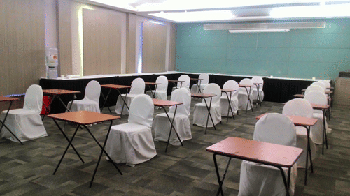 Imperial hall canference seating with tables and chairs