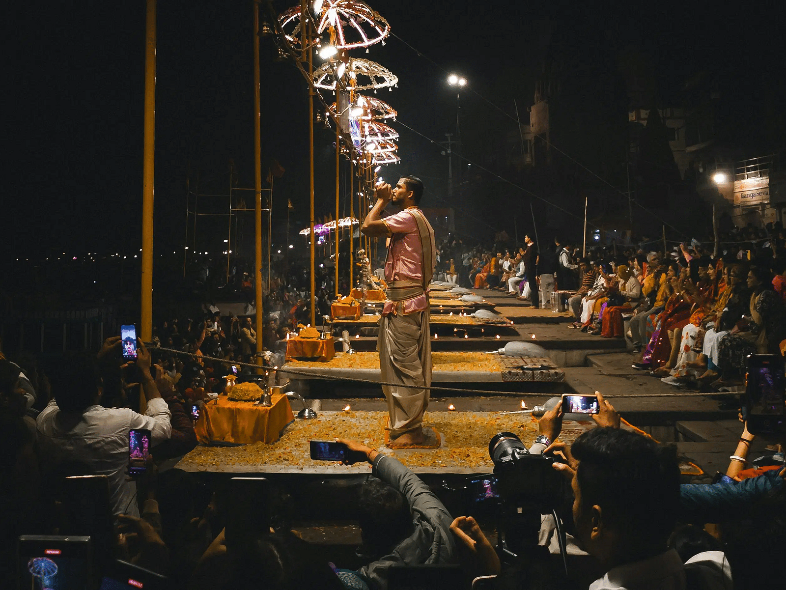 ganga aarti in prayagraj mrjlsk