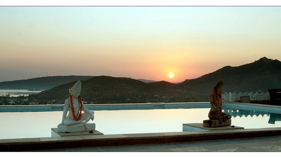 Infinity Swimming Pool - 7