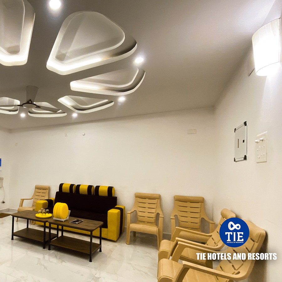 Room Hall (2)