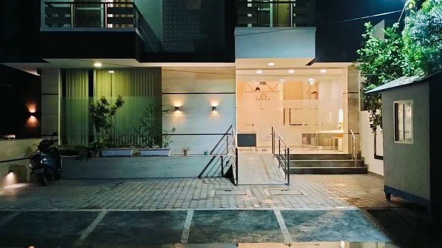Exterior (2)