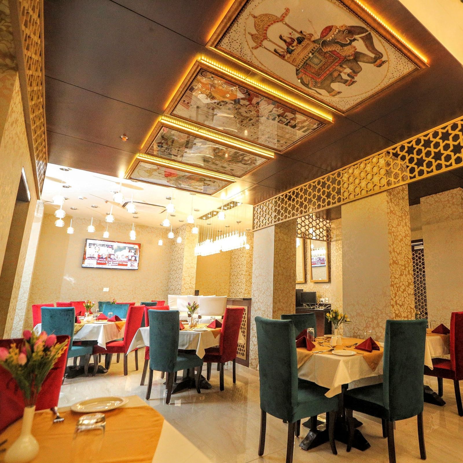 fine dining at the comfort inn sapphire, jaipur