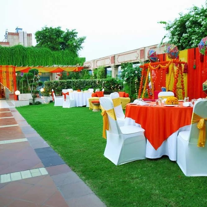 Pool Side, The Bristol Hotel Gurgaon, Banquet Hall In Gurgaon 5097