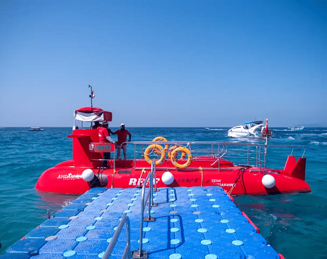 Semi SubMarine