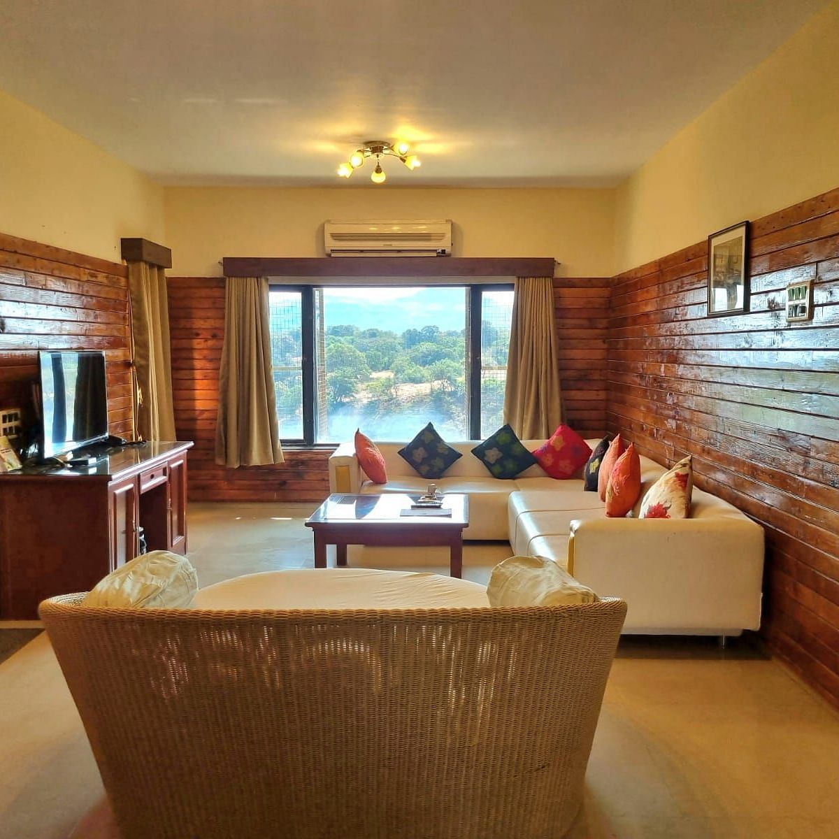 25 -Pent House Living Room