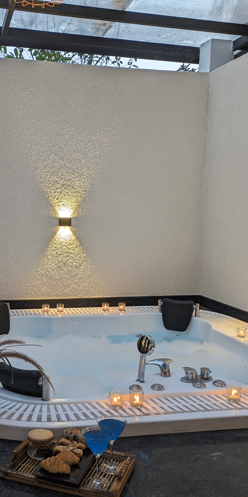 best pool view suite in jim corbett