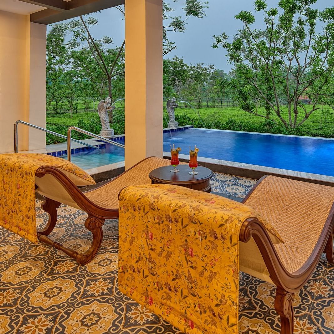 Room 101 Pool A Colonial Suite
