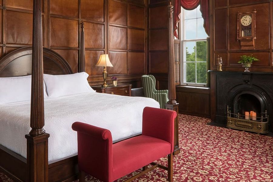 alt-text 1600x813-Image-of-Room-210-The-Boardroom-St.-James-Hotel-Red-Wing-Minnesota