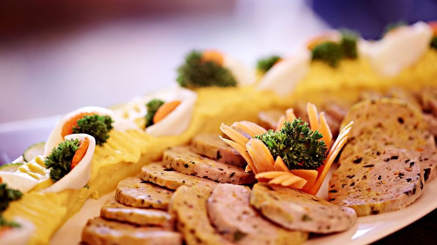 a plate of cold cuts at Horizon
