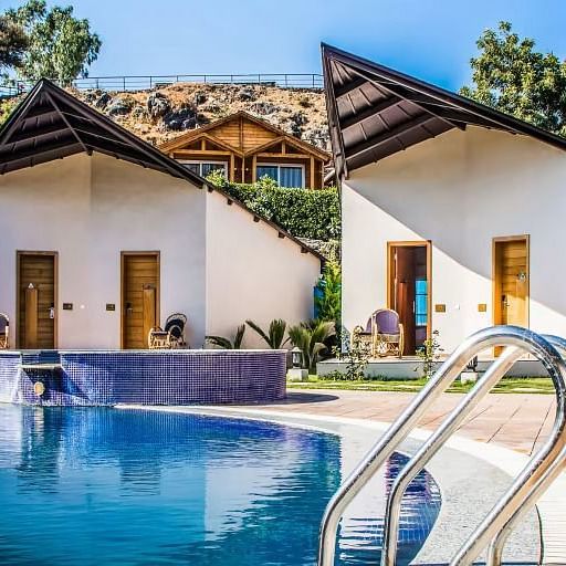 Bamboo saa poolside
