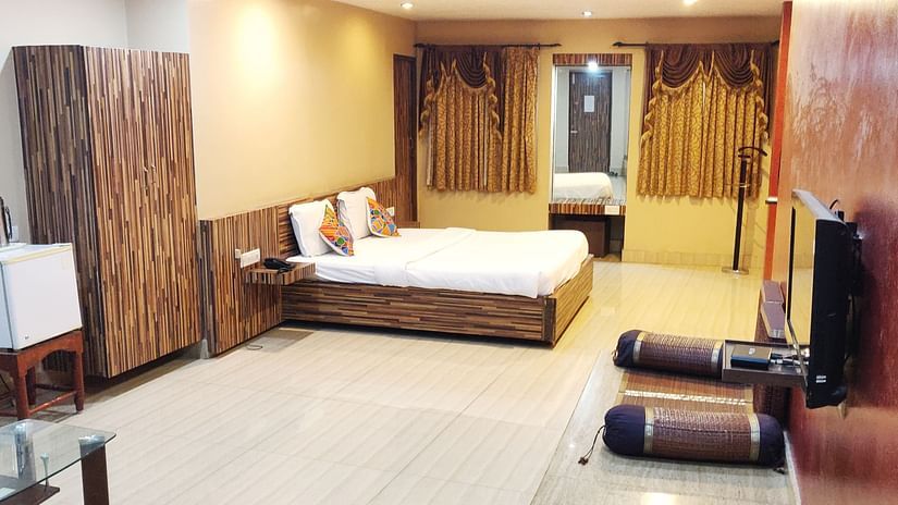 ROYAL - Luxurious Royal Room accommodation in Egmore