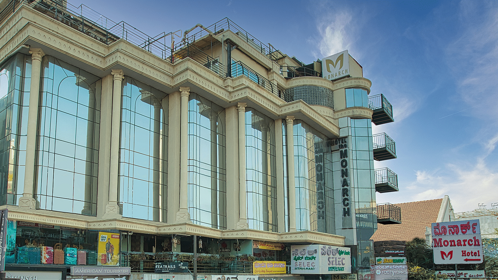 Plaza Facade