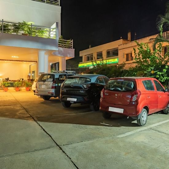Free car parking area at The Pearl Hotel, Hassan