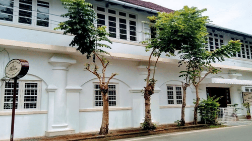 Dutch-Bungalow-Front-view