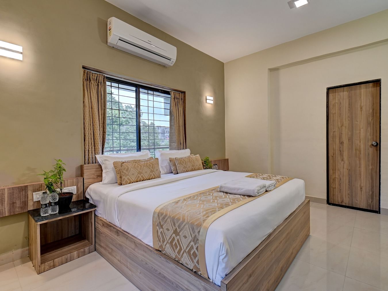 Deluxe Room 3