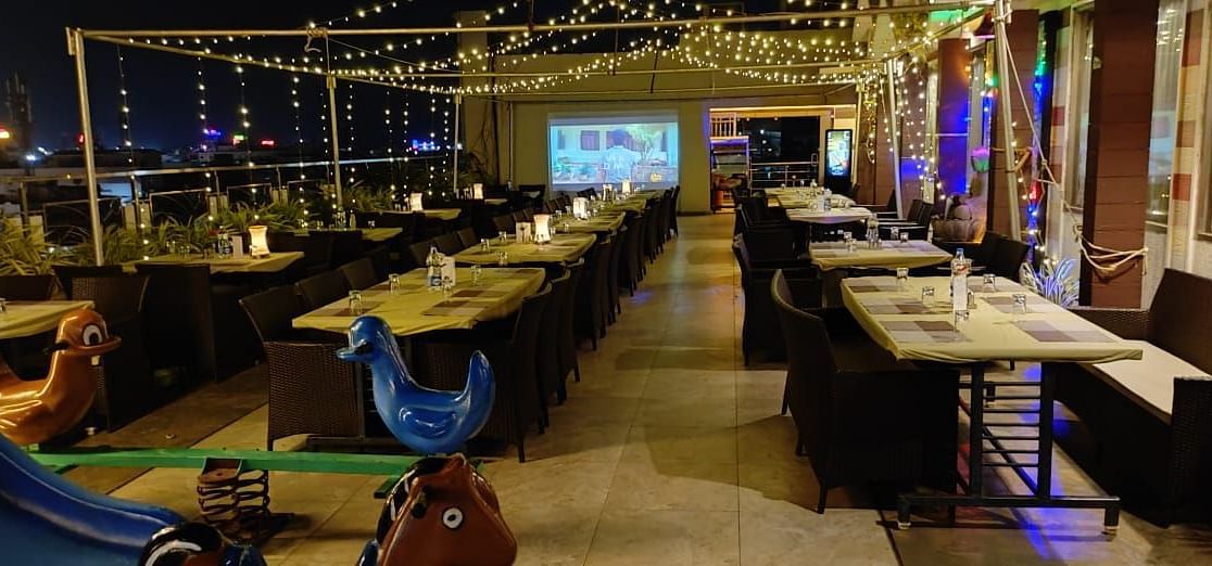 THE ROOF RESTAURANT (2)