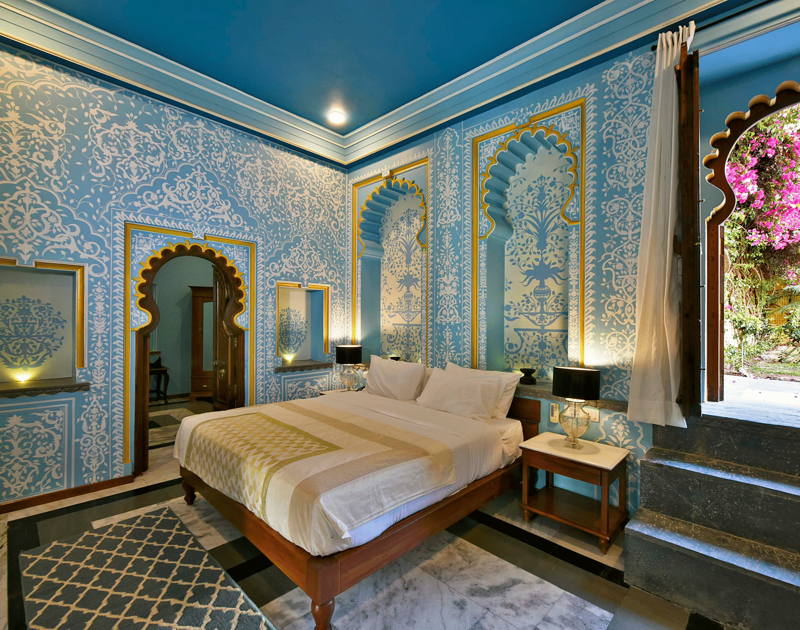 gogunda-palace-rooms-rani-mahal-suites-18