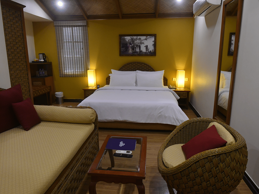 FAMILY ROOM 3