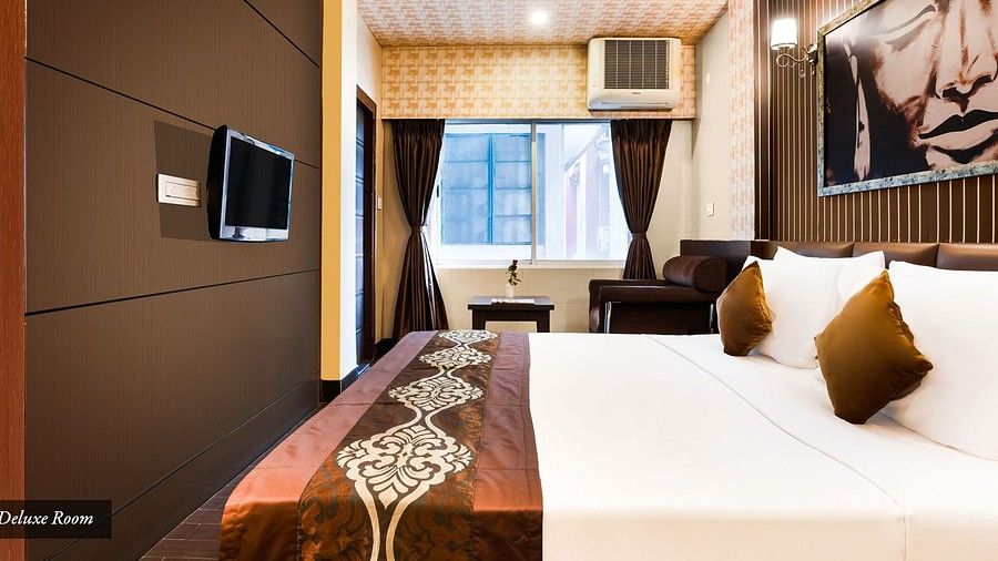 Deluxeroom8