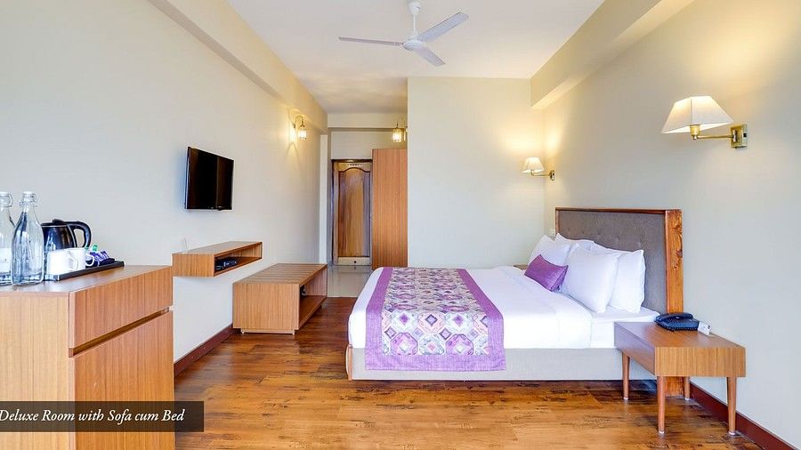 Deluxe-room-with-sofa-cum-bed4