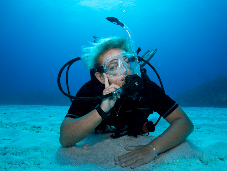 Rescue page master scuba diver button