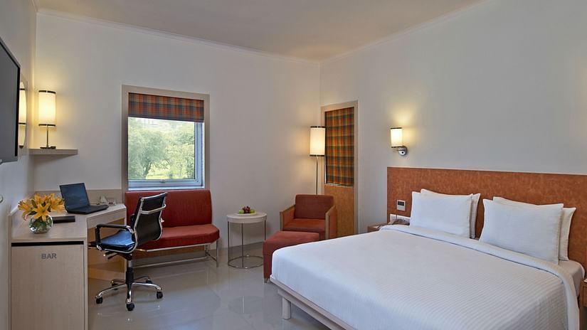 Deluxe Room Nirwana Hometel Jaipur L