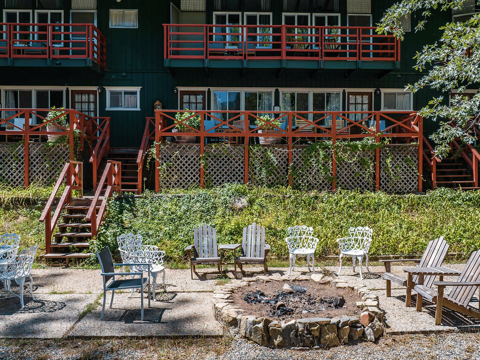 Dog-friendly Hotel | Narrow Gauge Inn