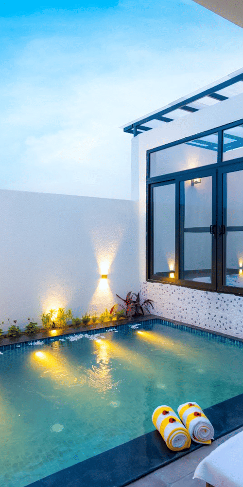 esort pool view suite